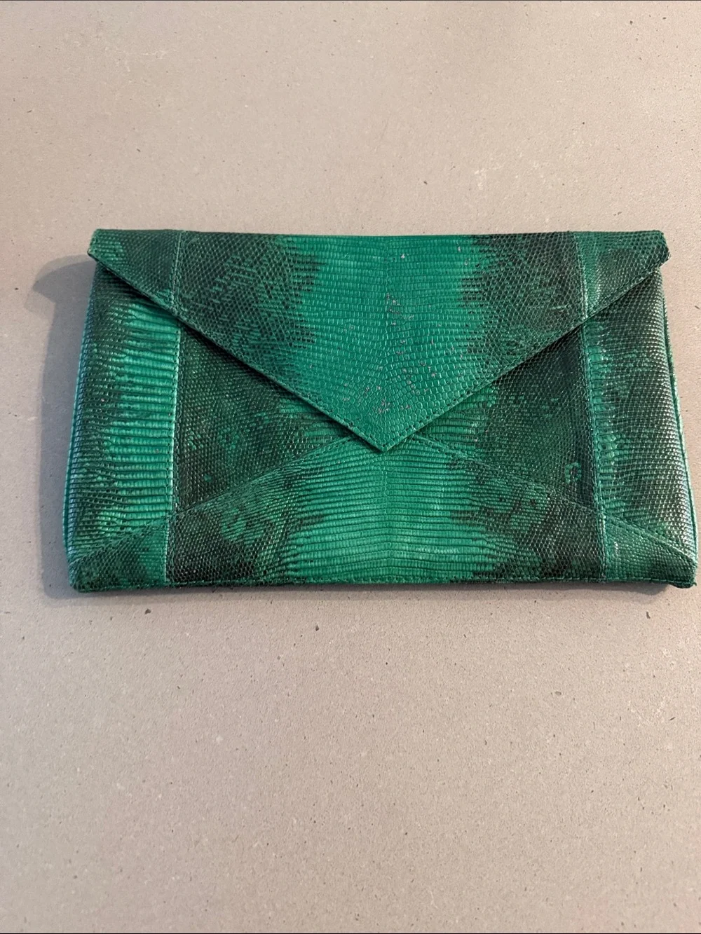 Emerald Green Lizard-Texture Envelope Clutch - Picture 1 of 3